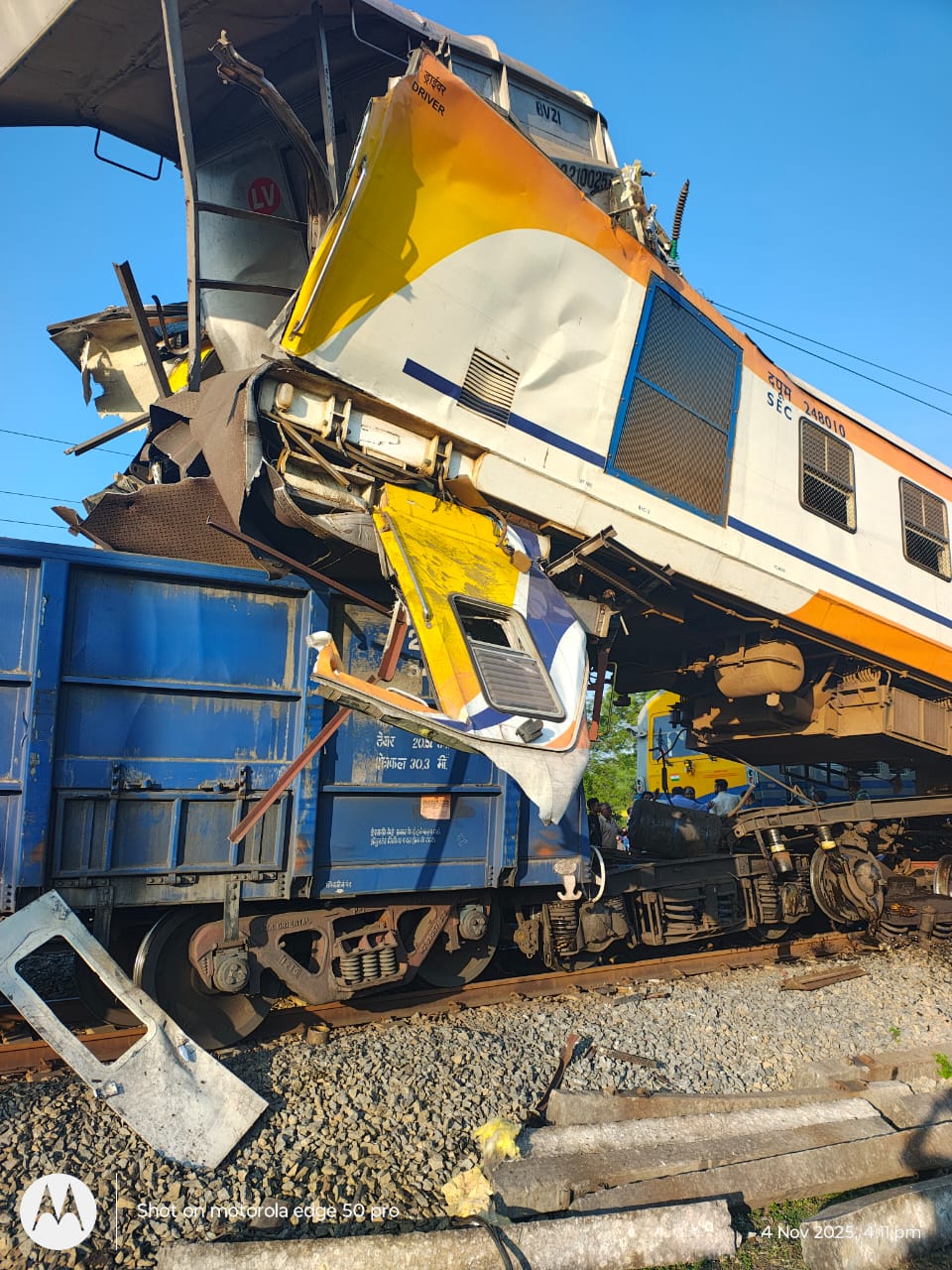 बिलासपुर ट्रेन हादसे में बड़ा अपडेट चालक केबिन में फंसा सह चालक अस्पताल में दाखिल, कब कहां कैसे हुआ देखे पूरी खबर,